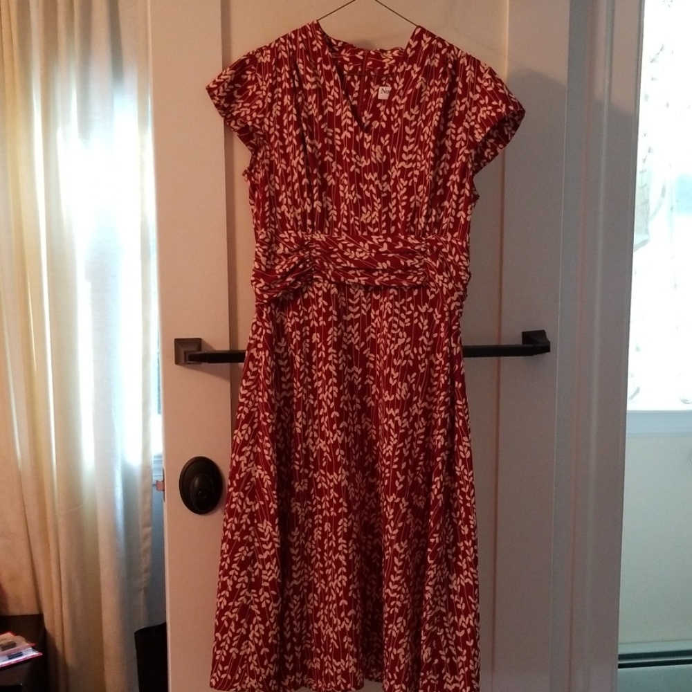 Northstyle burnt umber w/cream pattern dress